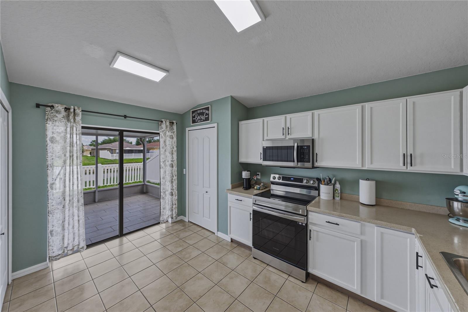 8160 Canterbury Lake Blvd Property Photo 16