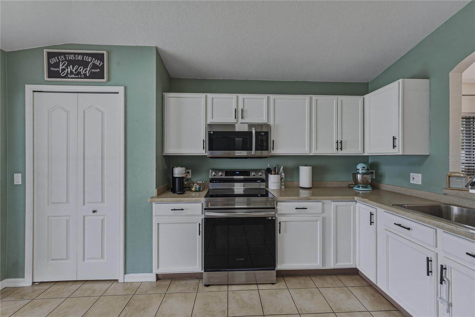 8160 Canterbury Lake Blvd Property Photo 18