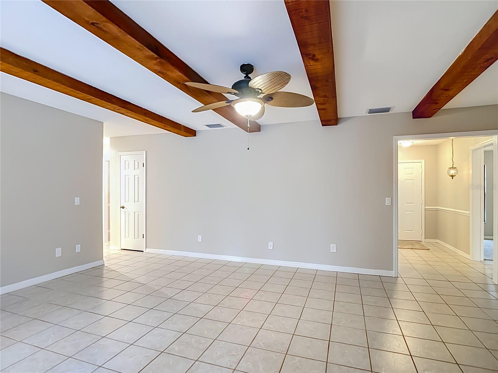 12721 N Armenia Ave Property Photo 23