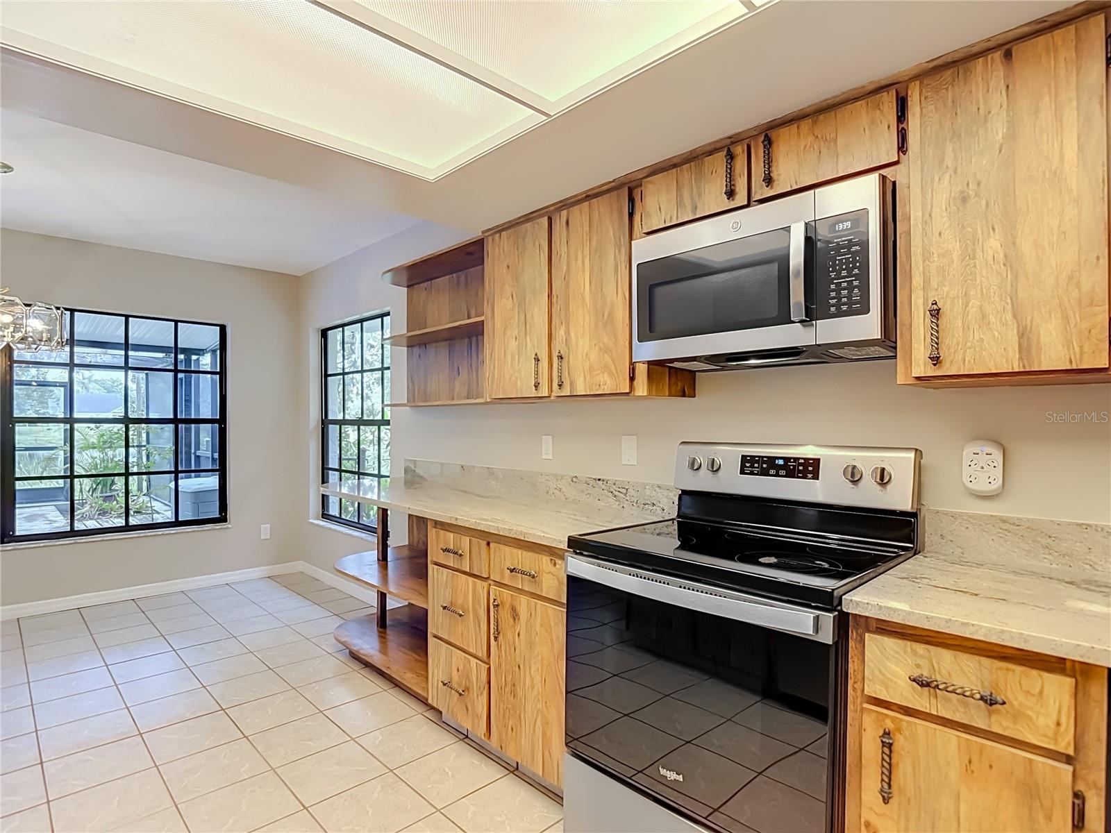 12721 N Armenia Ave Property Photo 32