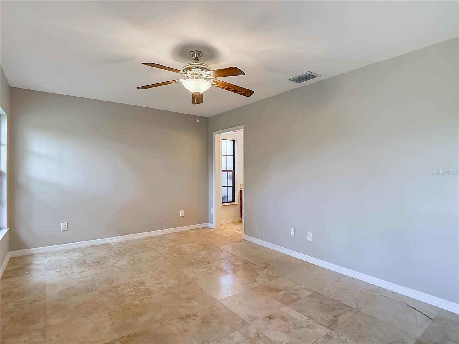 12721 N Armenia Ave Property Photo 35