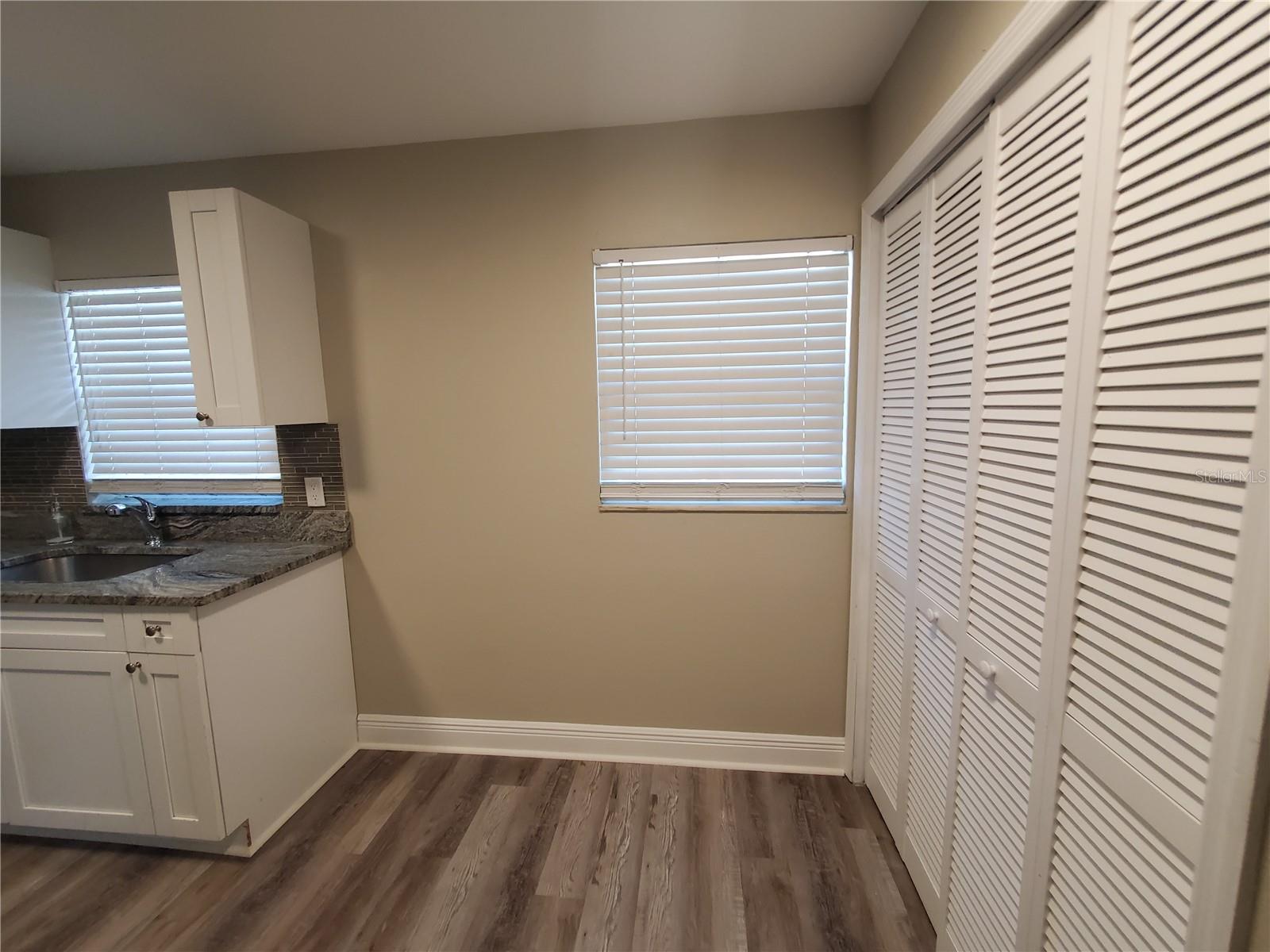 107 W Clay Ave #4 Property Photo 5