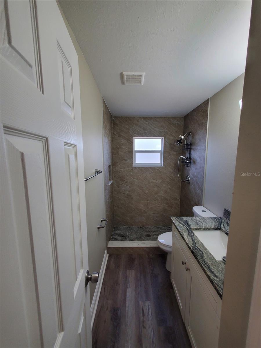 107 W Clay Ave #4 Property Photo 7