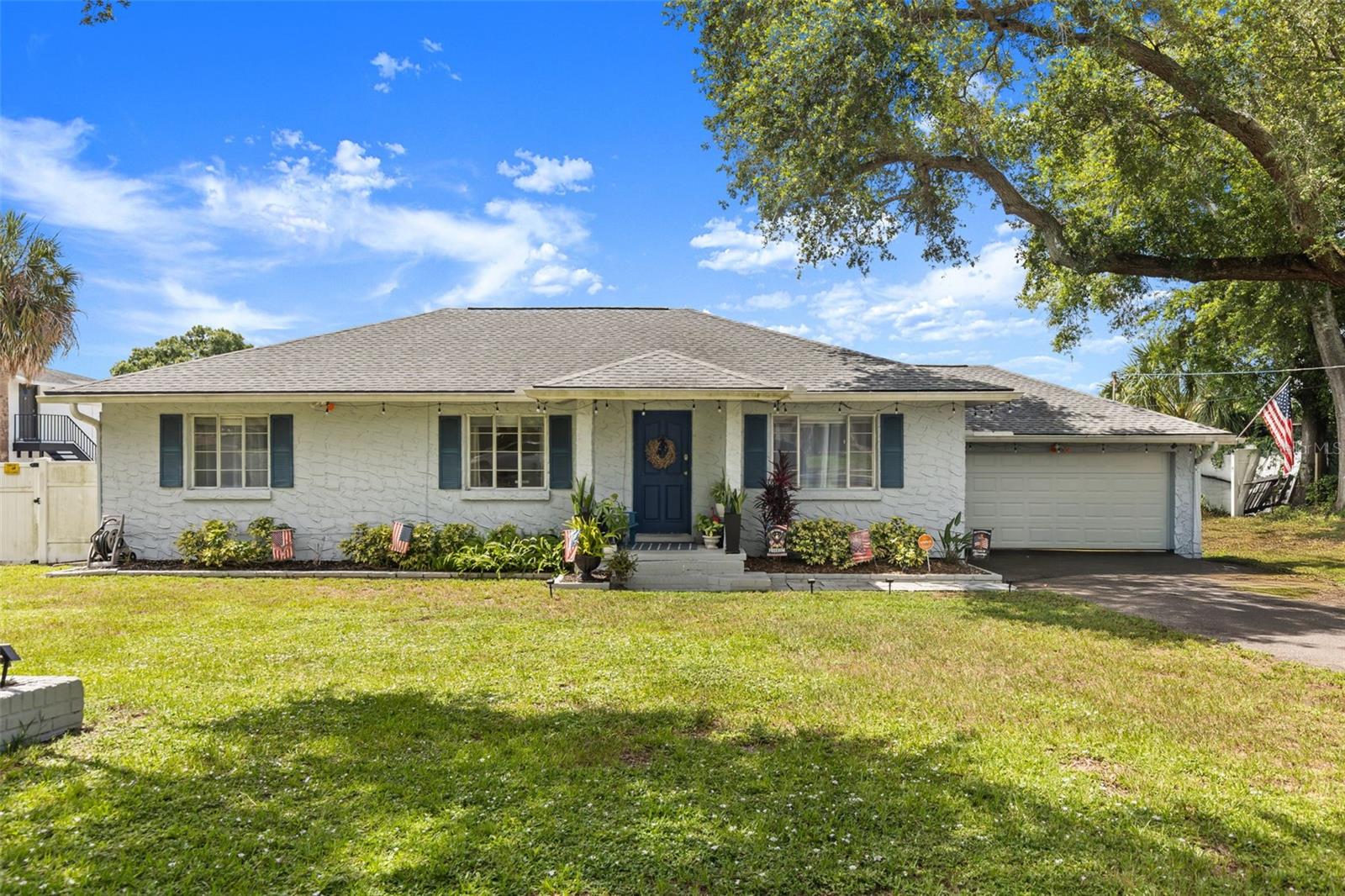 920 ALICIA AVE