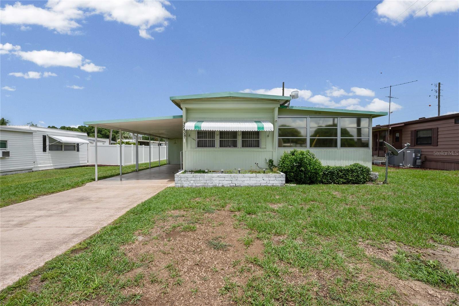 5238 BETMAR DR Property Photo 1