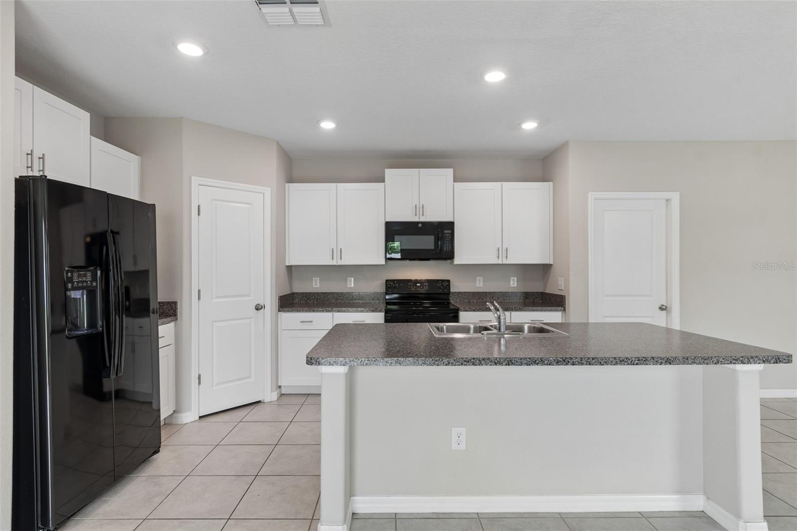 3715 Daisy Bloom Pl Property Photo 11