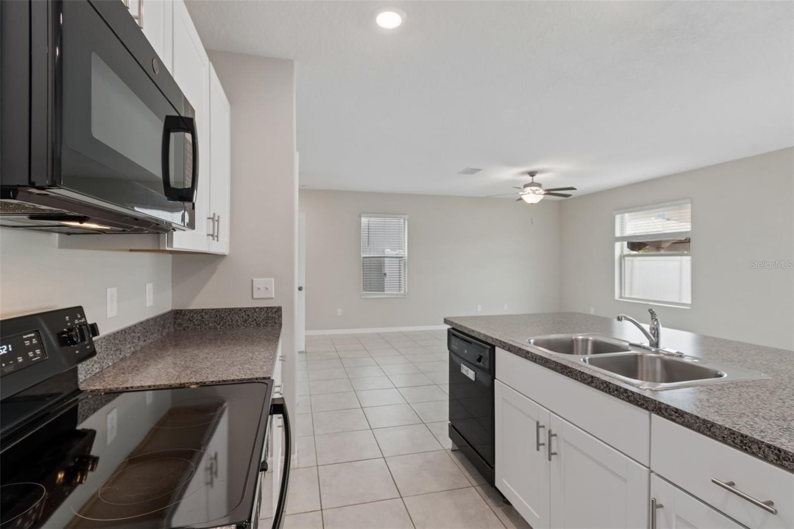 3715 Daisy Bloom Pl Property Photo 12