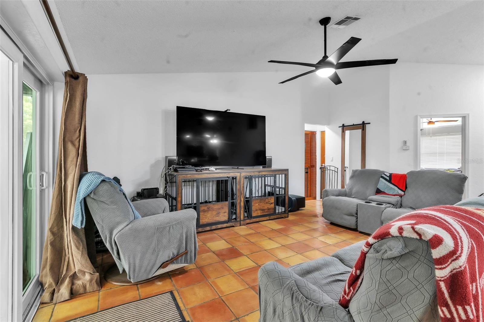 12090 Venice Dr Property Photo 9