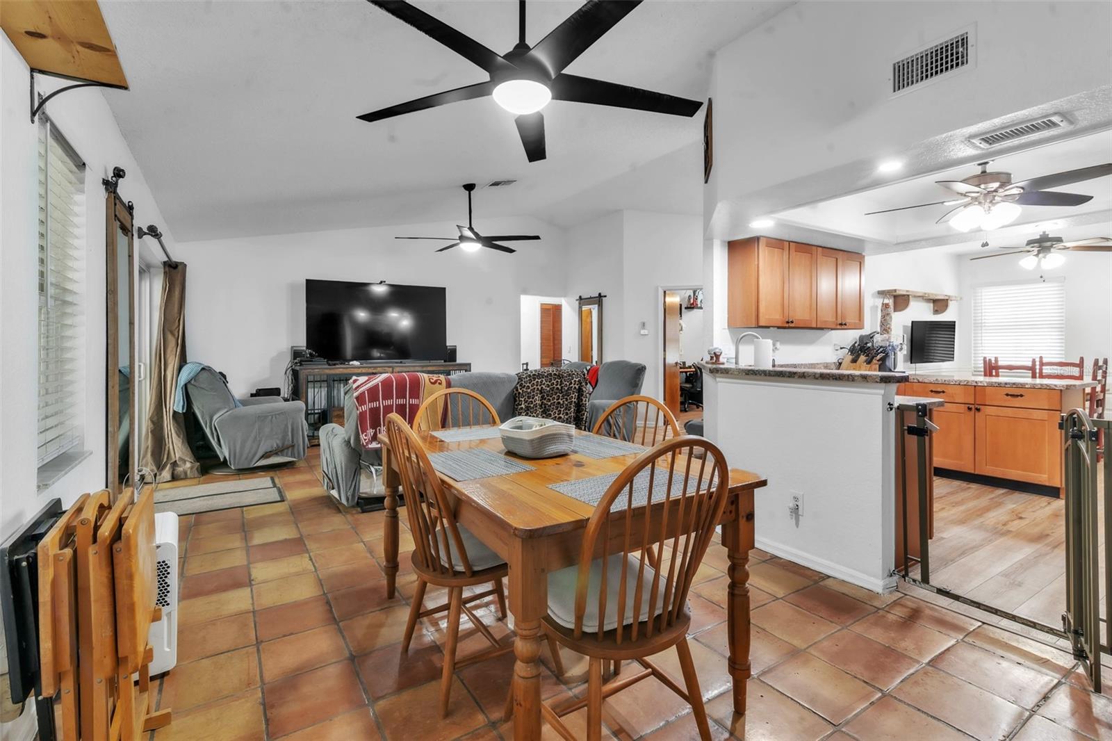 12090 Venice Dr Property Photo 11