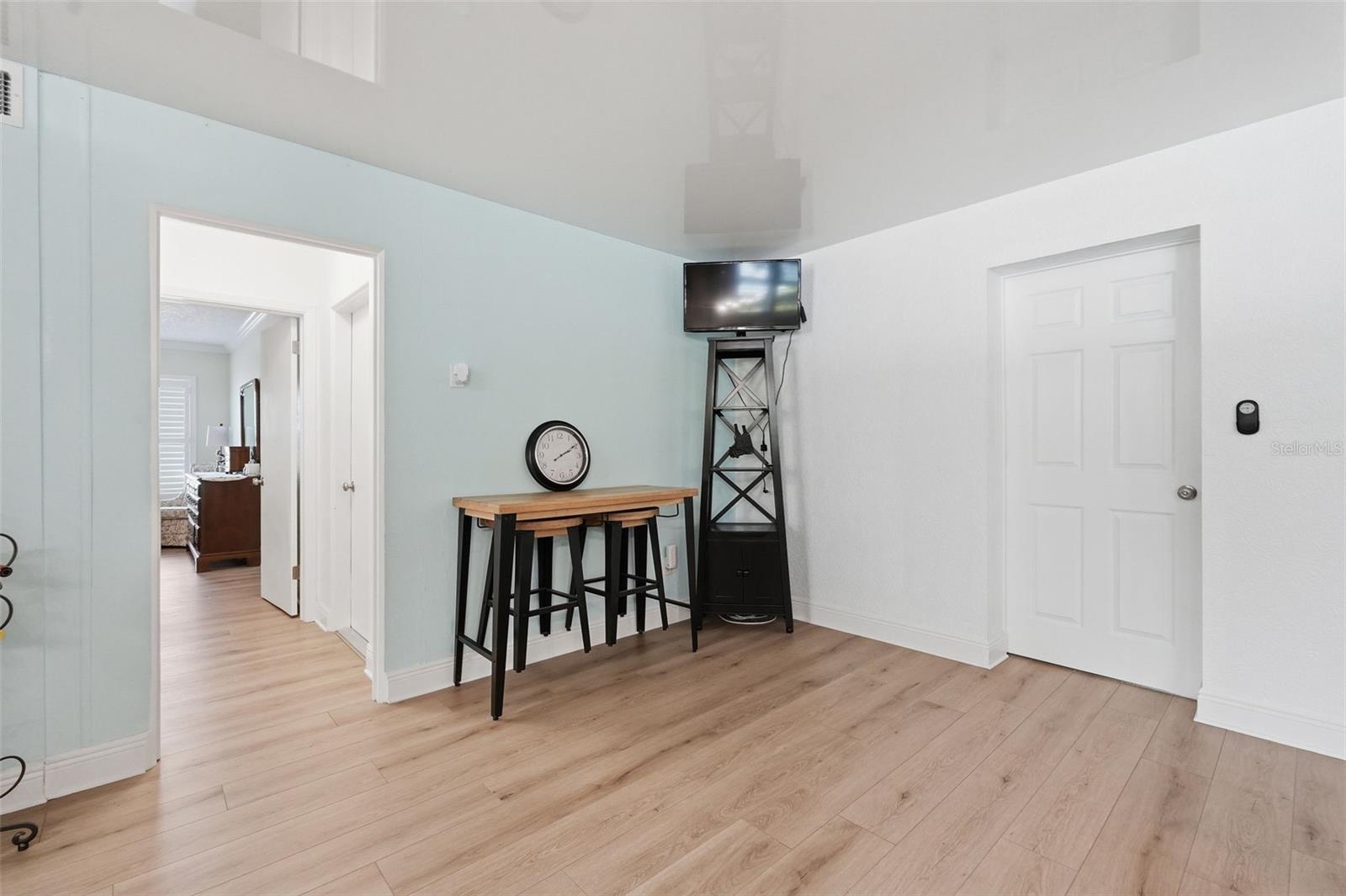 2900 Park St N Property Photo 21