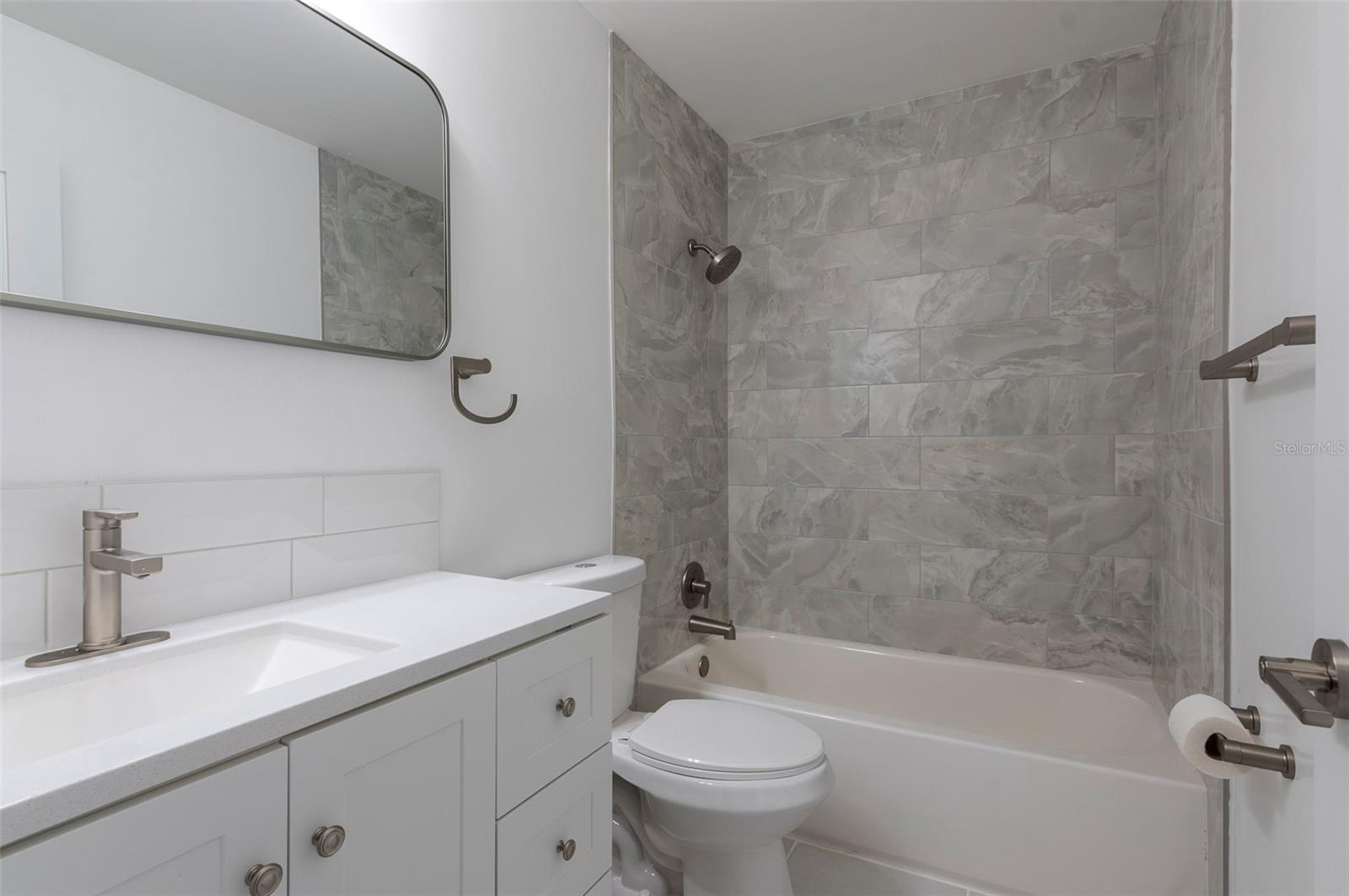 8221 112th St #209 Property Photo 19