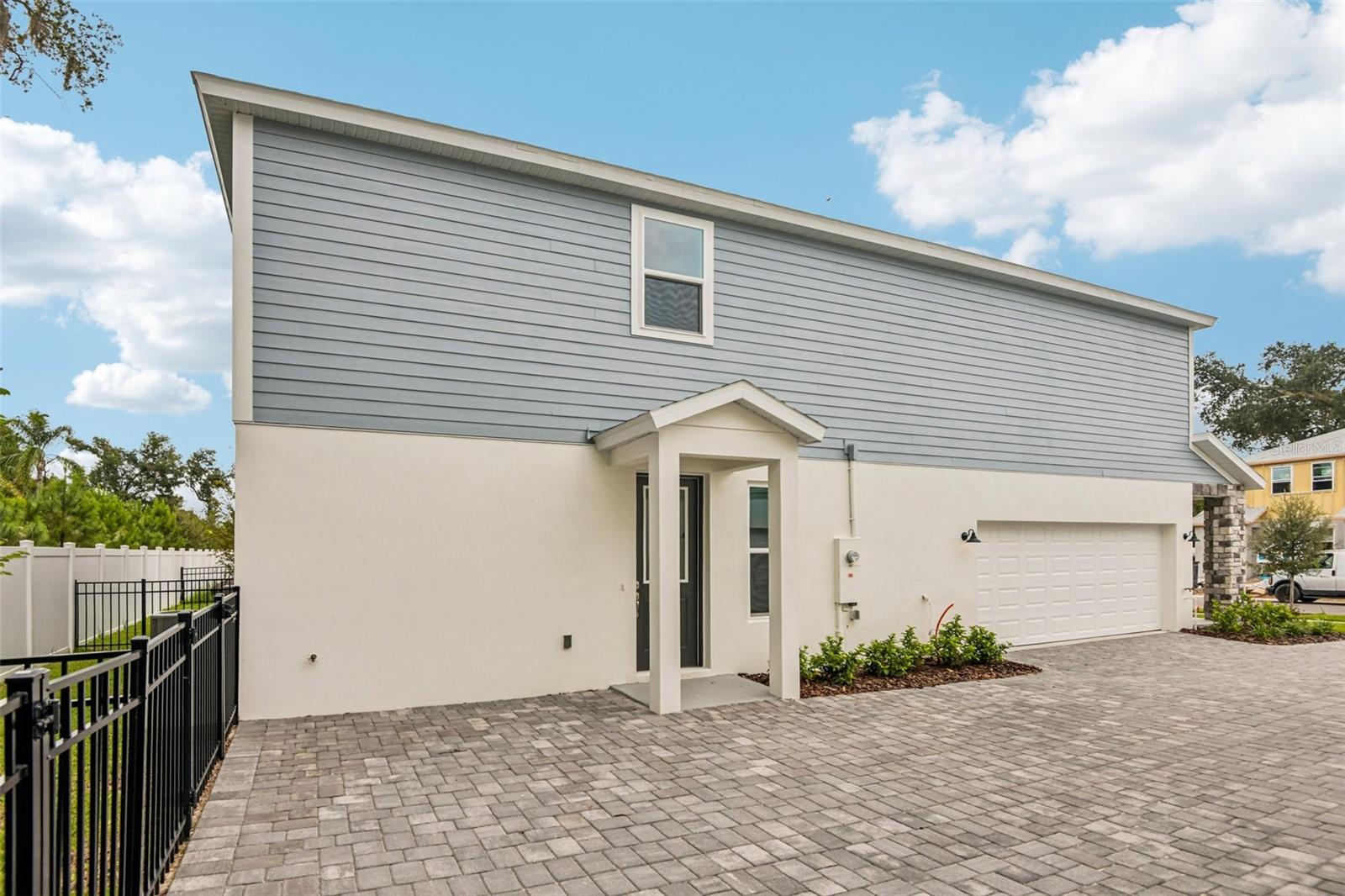 616 Silver Stream Ct Property Photo 4