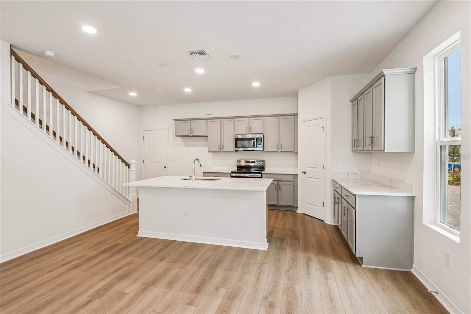 616 Silver Stream Ct Property Photo 12