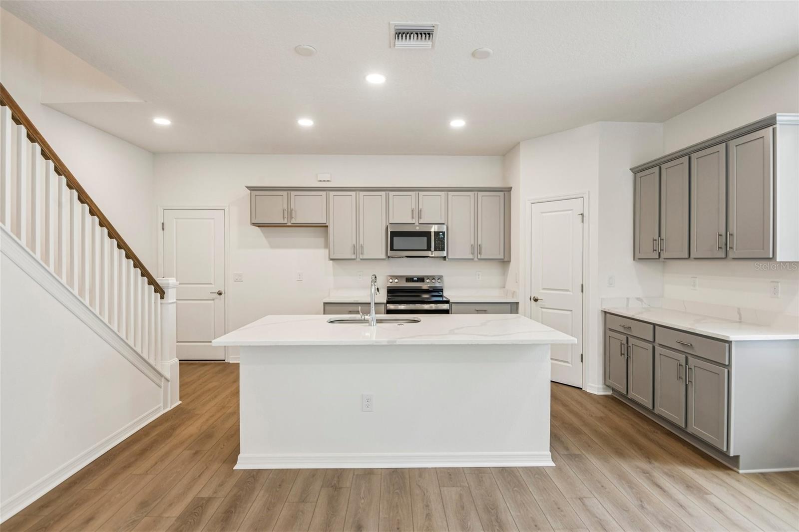 616 Silver Stream Ct Property Photo 14