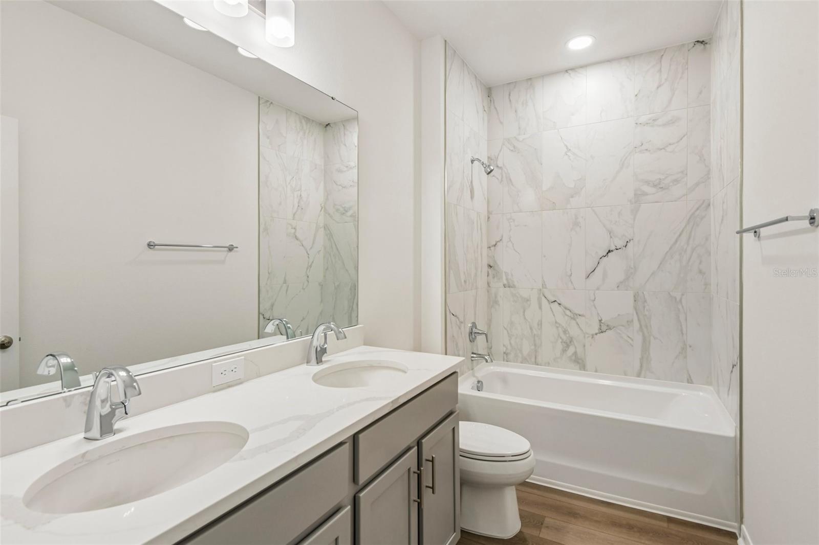 616 Silver Stream Ct Property Photo 25
