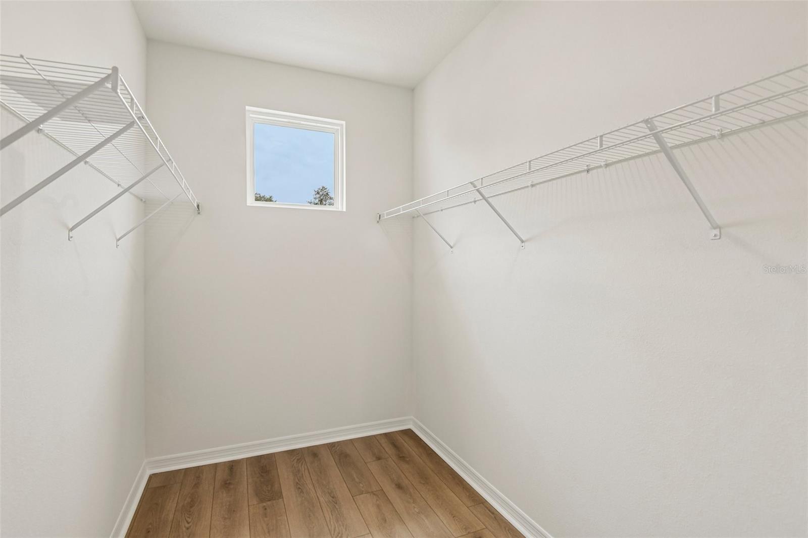 616 Silver Stream Ct Property Photo 32