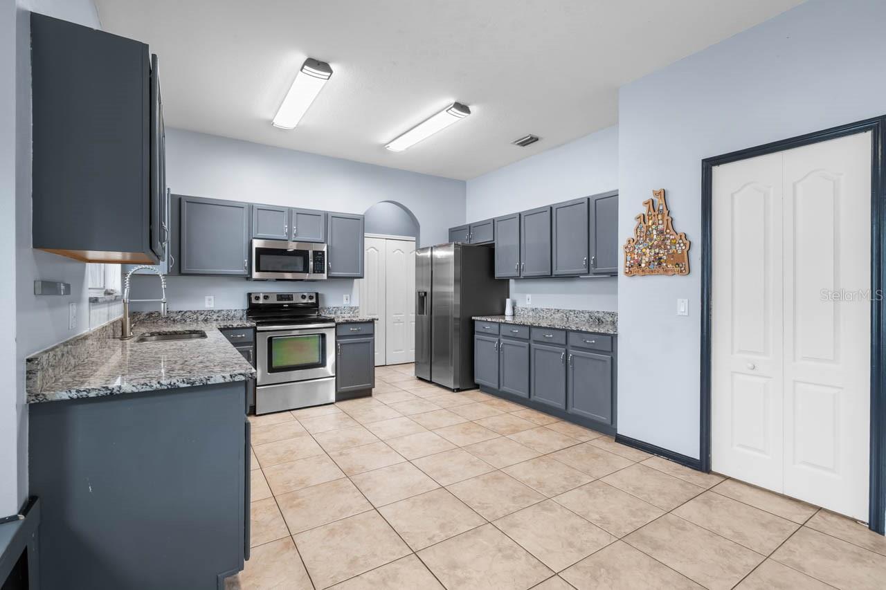 9839 Laurel Ledge Dr Property Photo 16