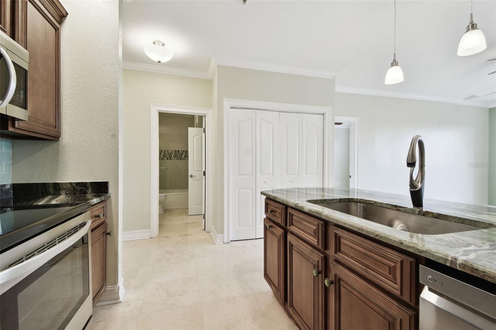 TB8515856 Property Photo 8