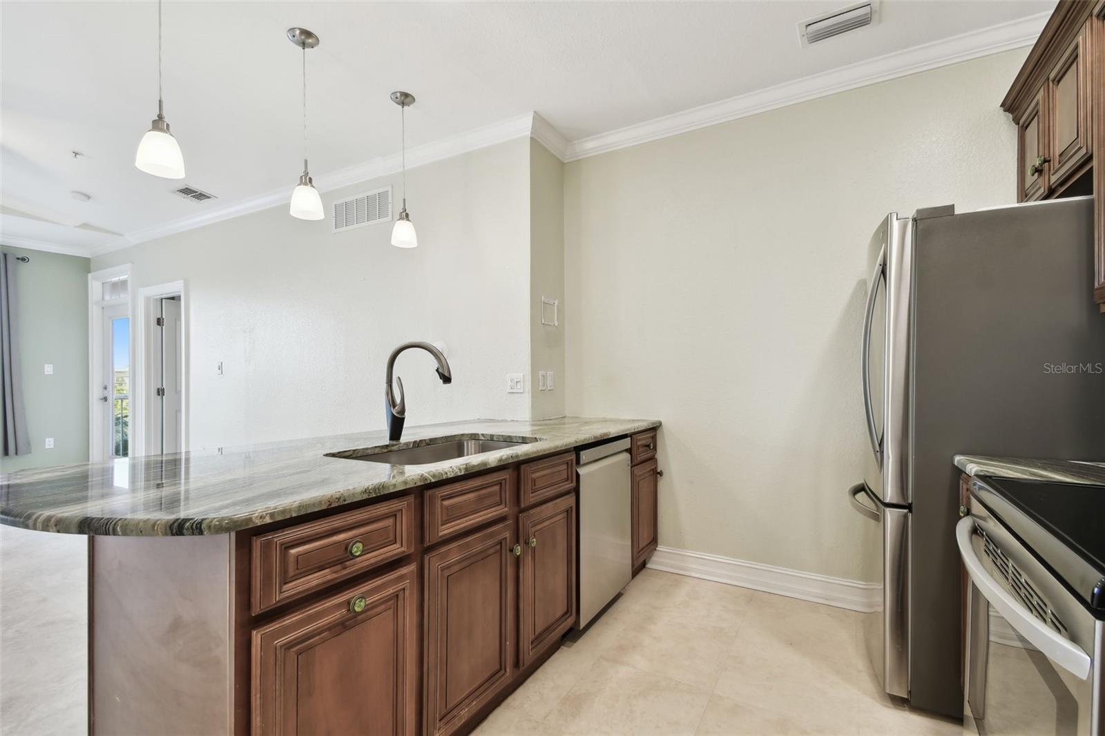 TB8515856 Property Photo 10
