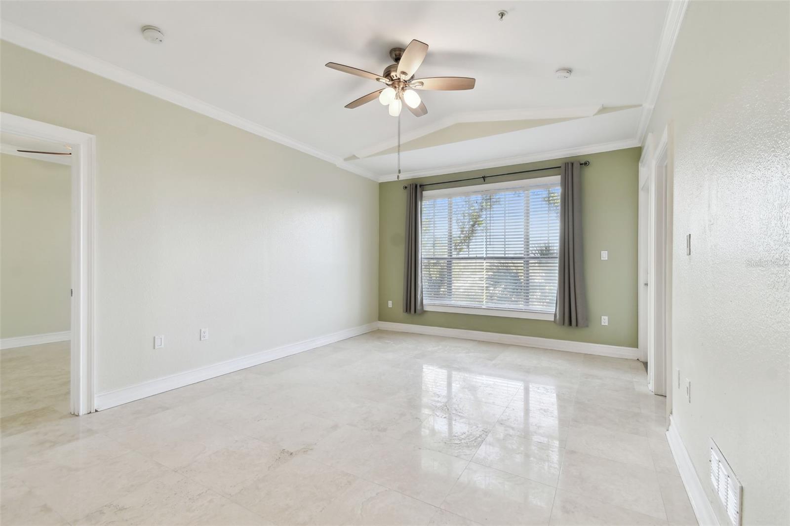 TB8515856 Property Photo 12