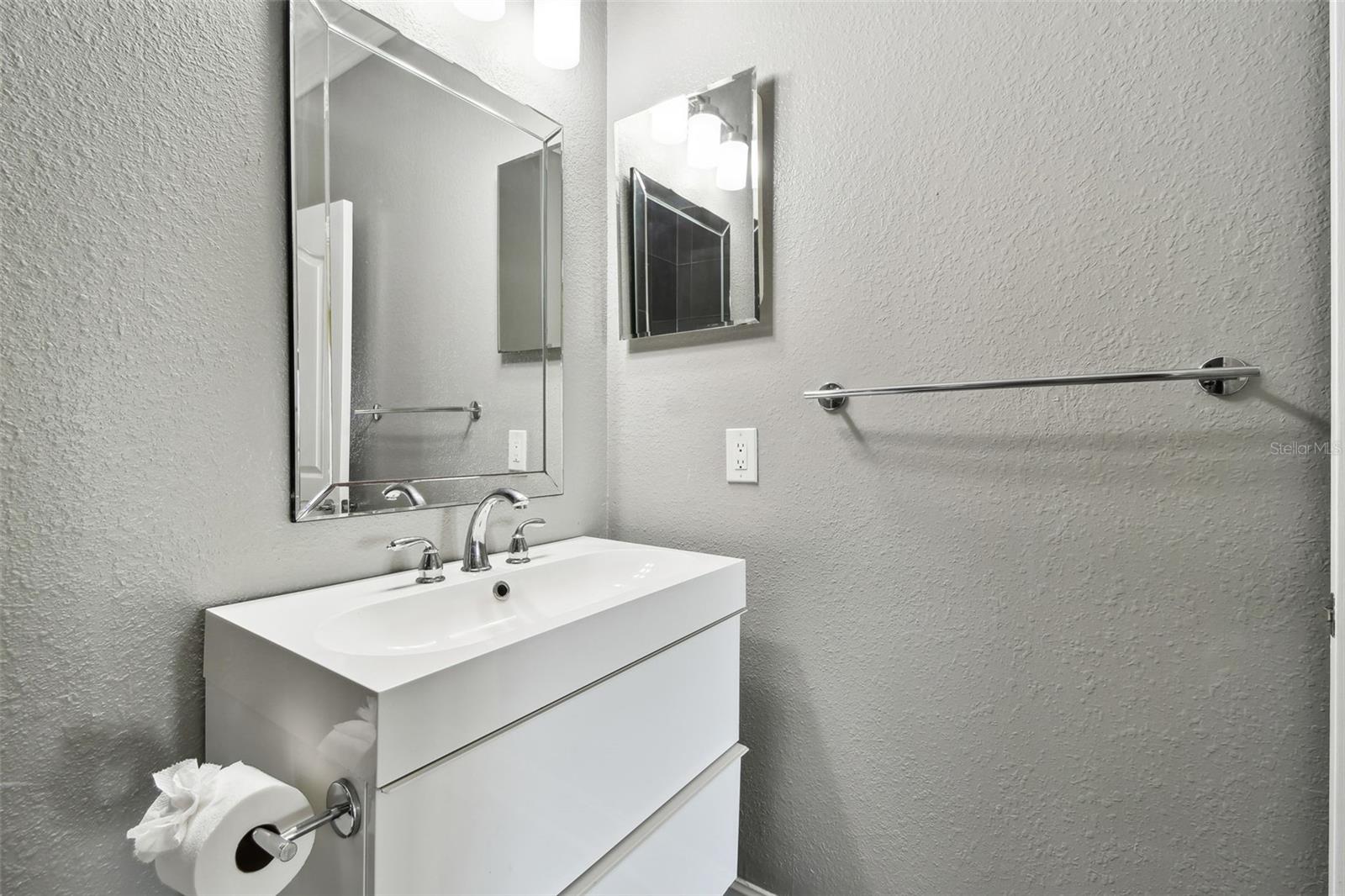 TB8515856 Property Photo 25