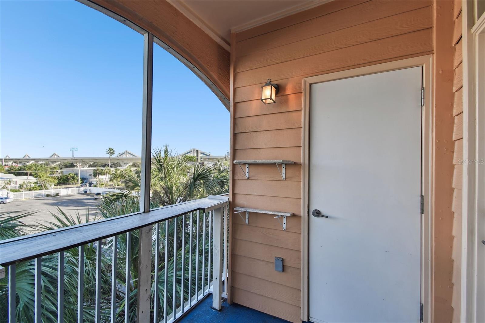 TB8515856 Property Photo 32