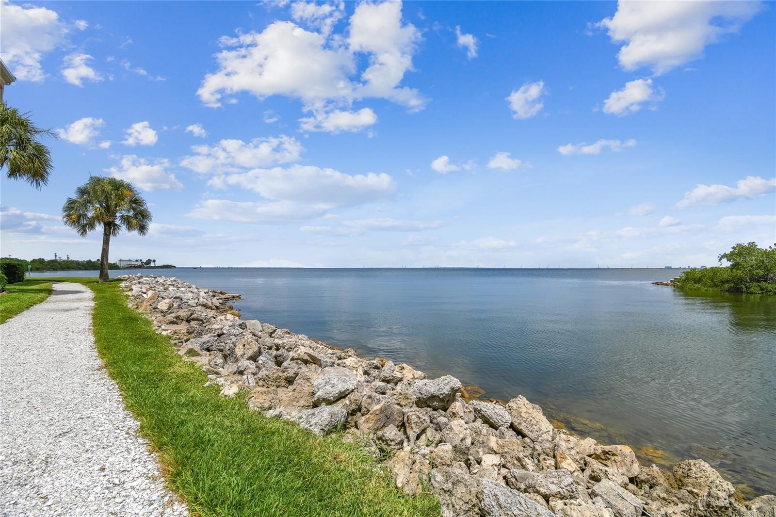 TB8515856 Property Photo 40