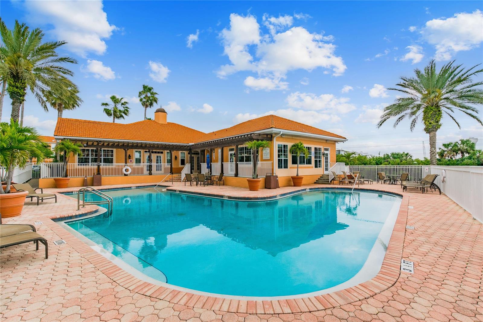 TB8515856 Property Photo 45