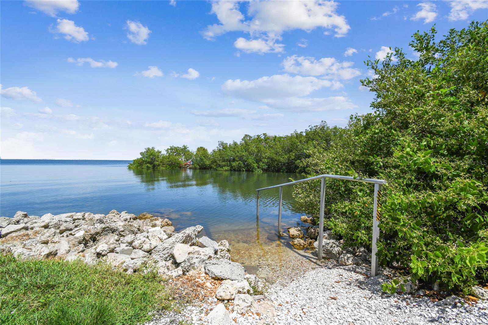 TB8515856 Property Photo 52