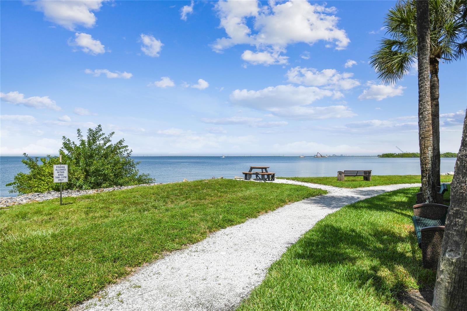 TB8515856 Property Photo 53