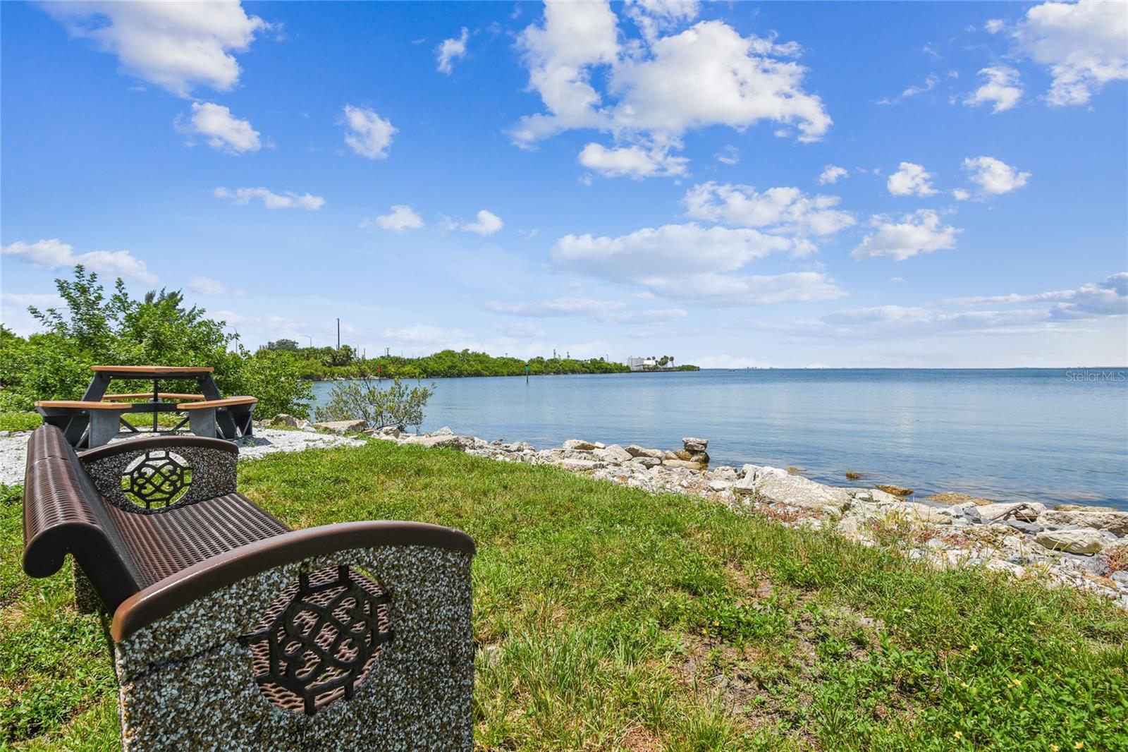 TB8515856 Property Photo 60