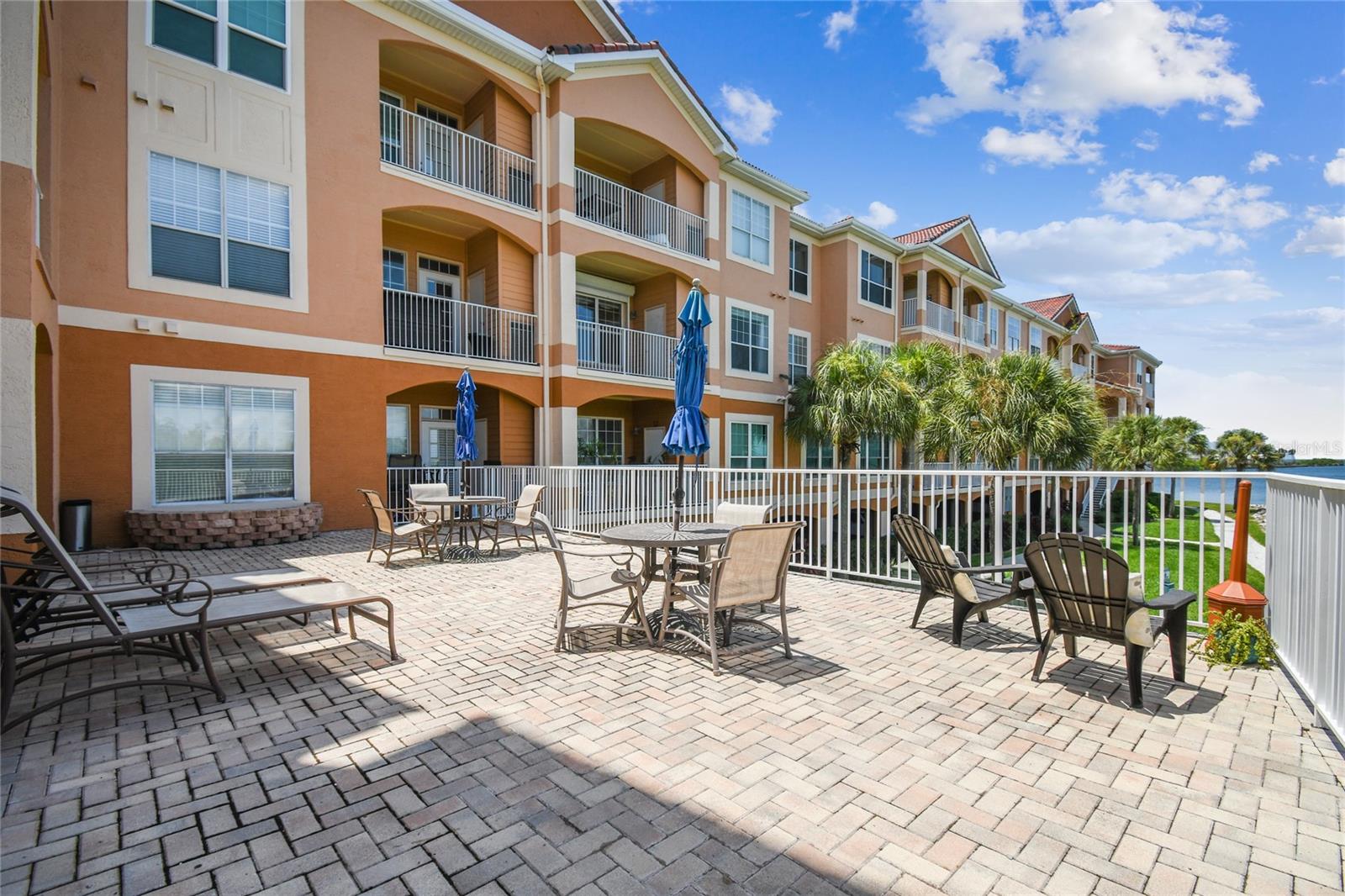 TB8515856 Property Photo 63