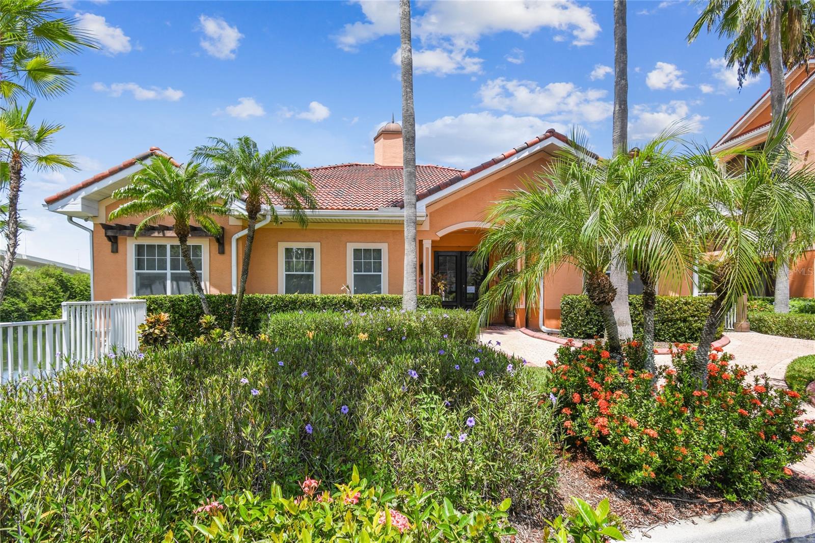 TB8515856 Property Photo 65
