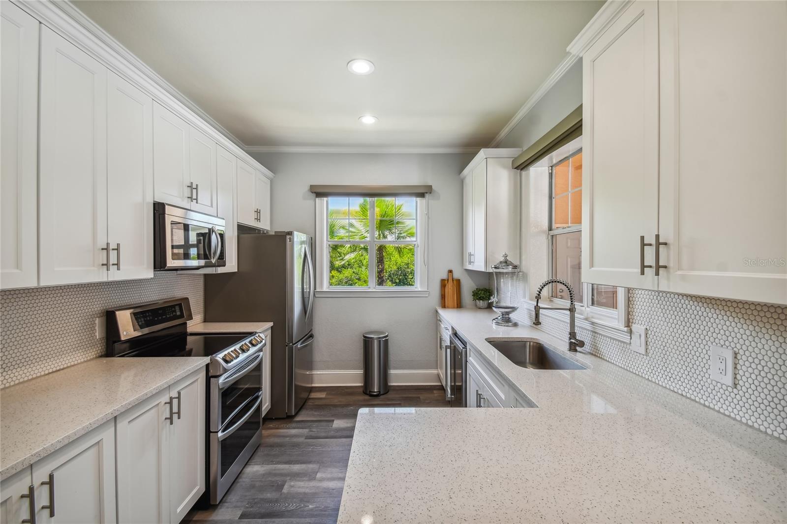 TB8515856 Property Photo 80