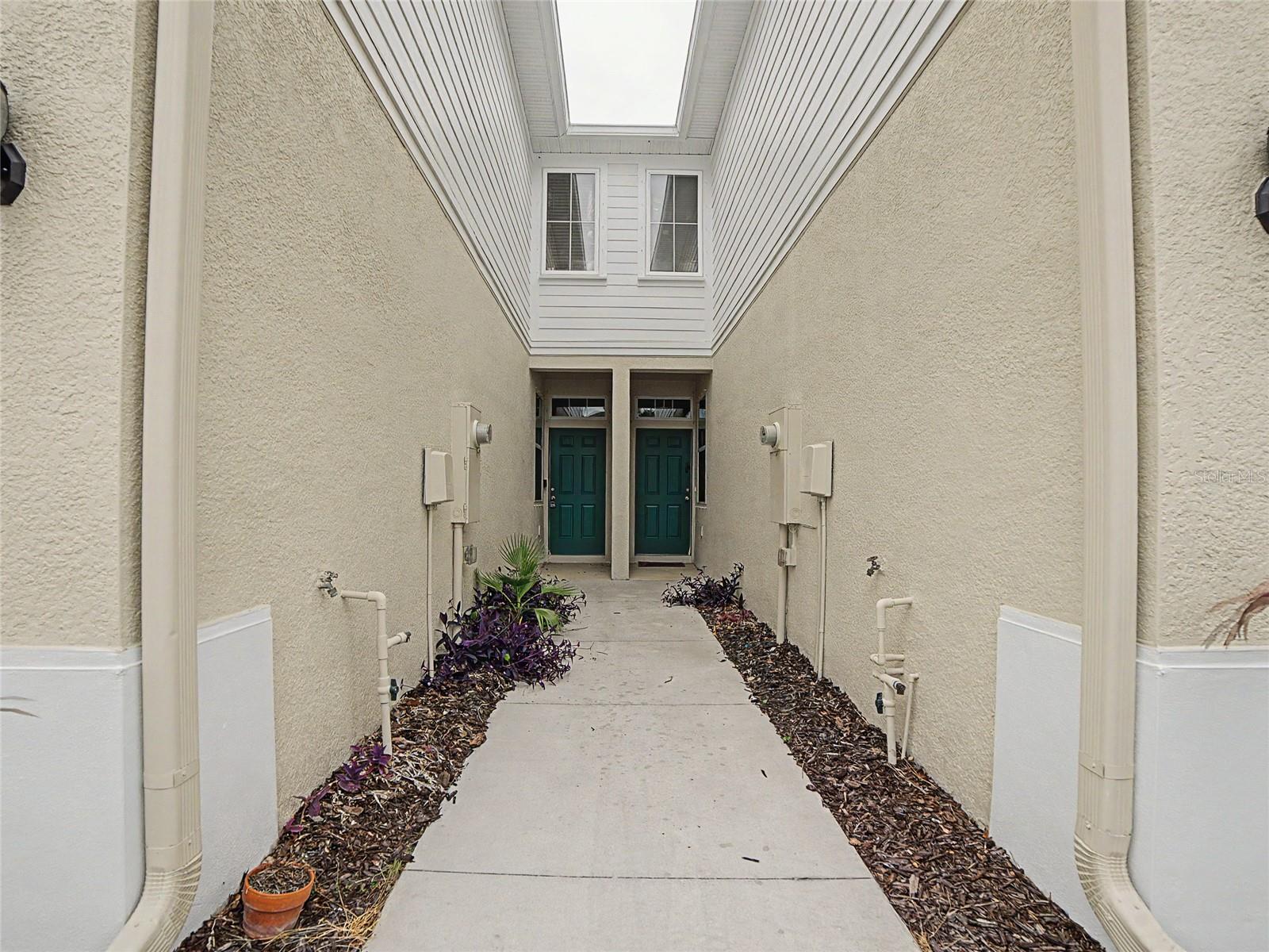 10942 Verawood Dr Property Photo 2