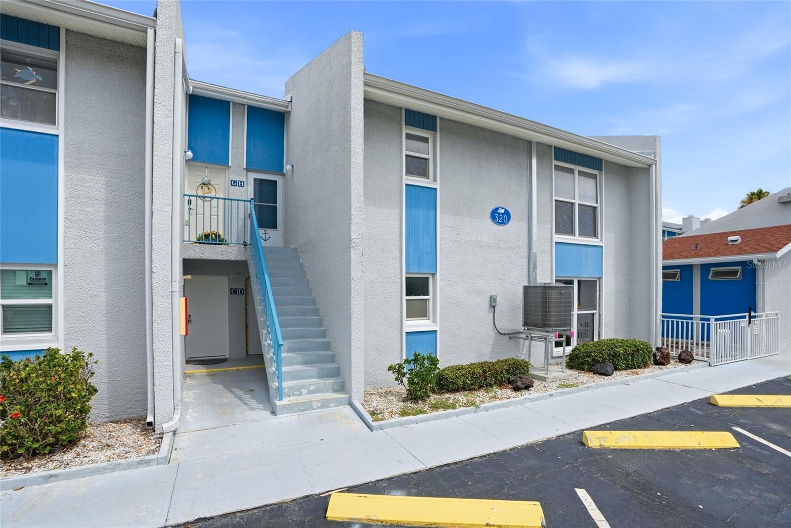 320 MEDALLION BLVD #H Property Photo 1