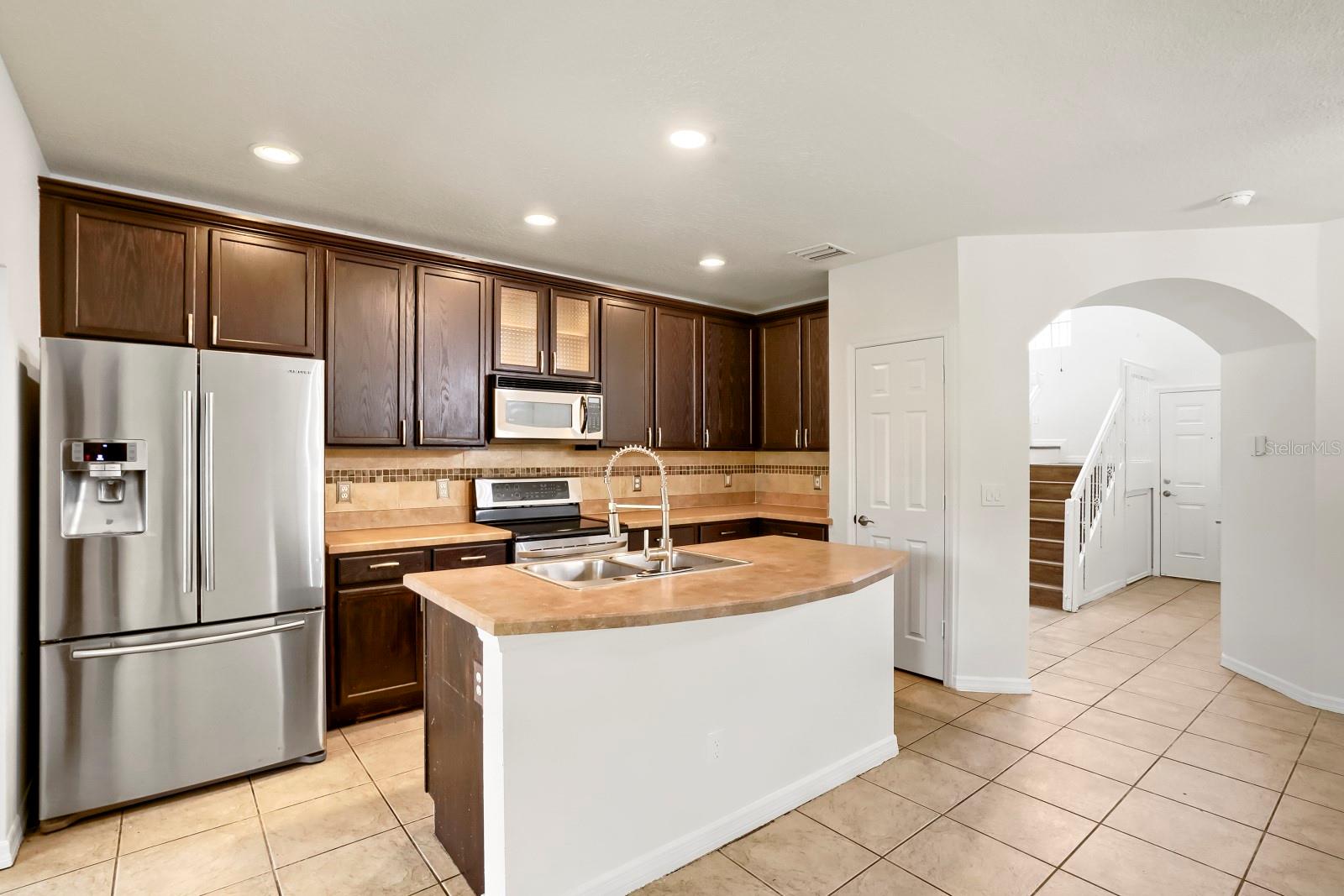 1048 Tullamore Dr Property Photo 10