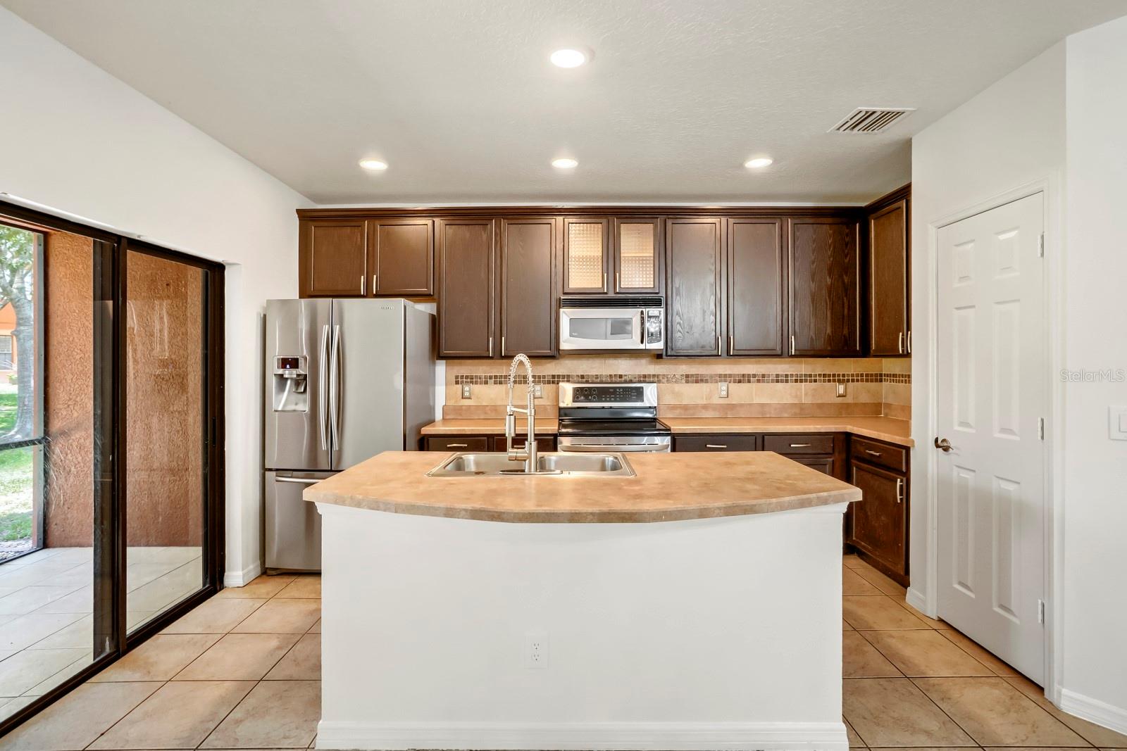 1048 Tullamore Dr Property Photo 11
