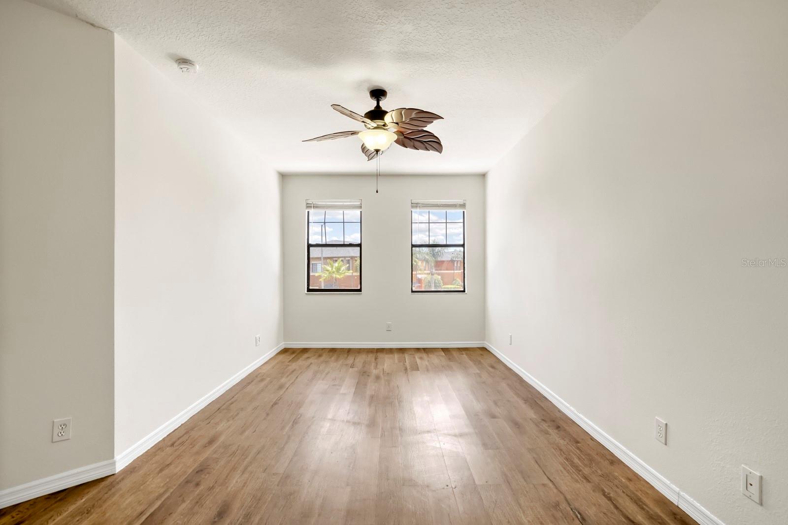 1048 Tullamore Dr Property Photo 15