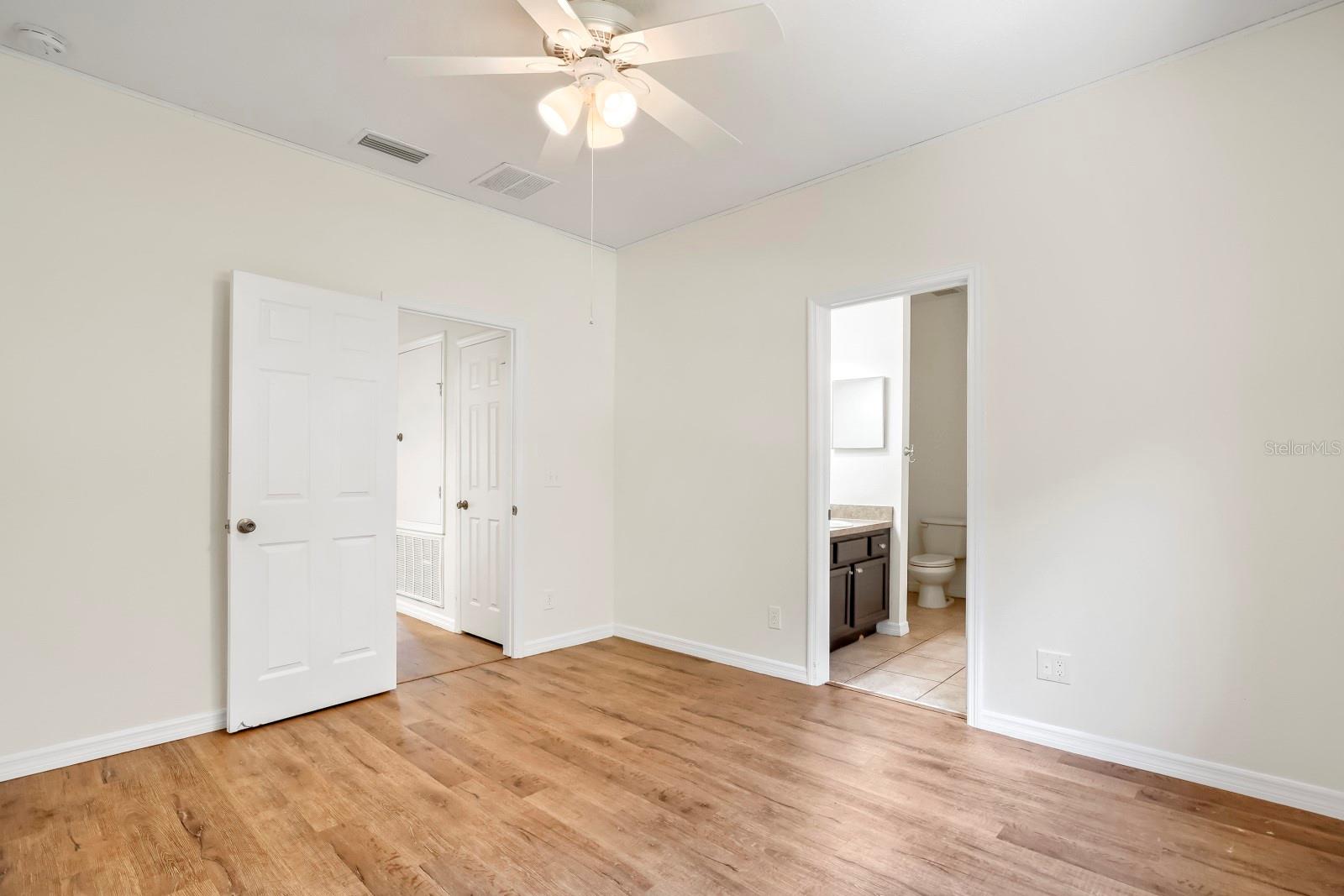 1048 Tullamore Dr Property Photo 19