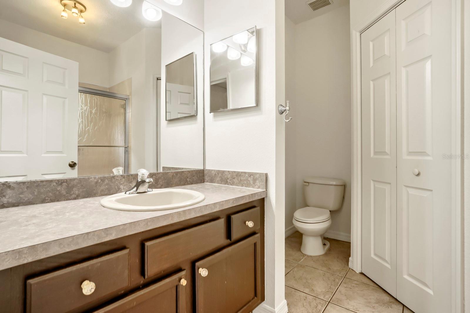 1048 Tullamore Dr Property Photo 20