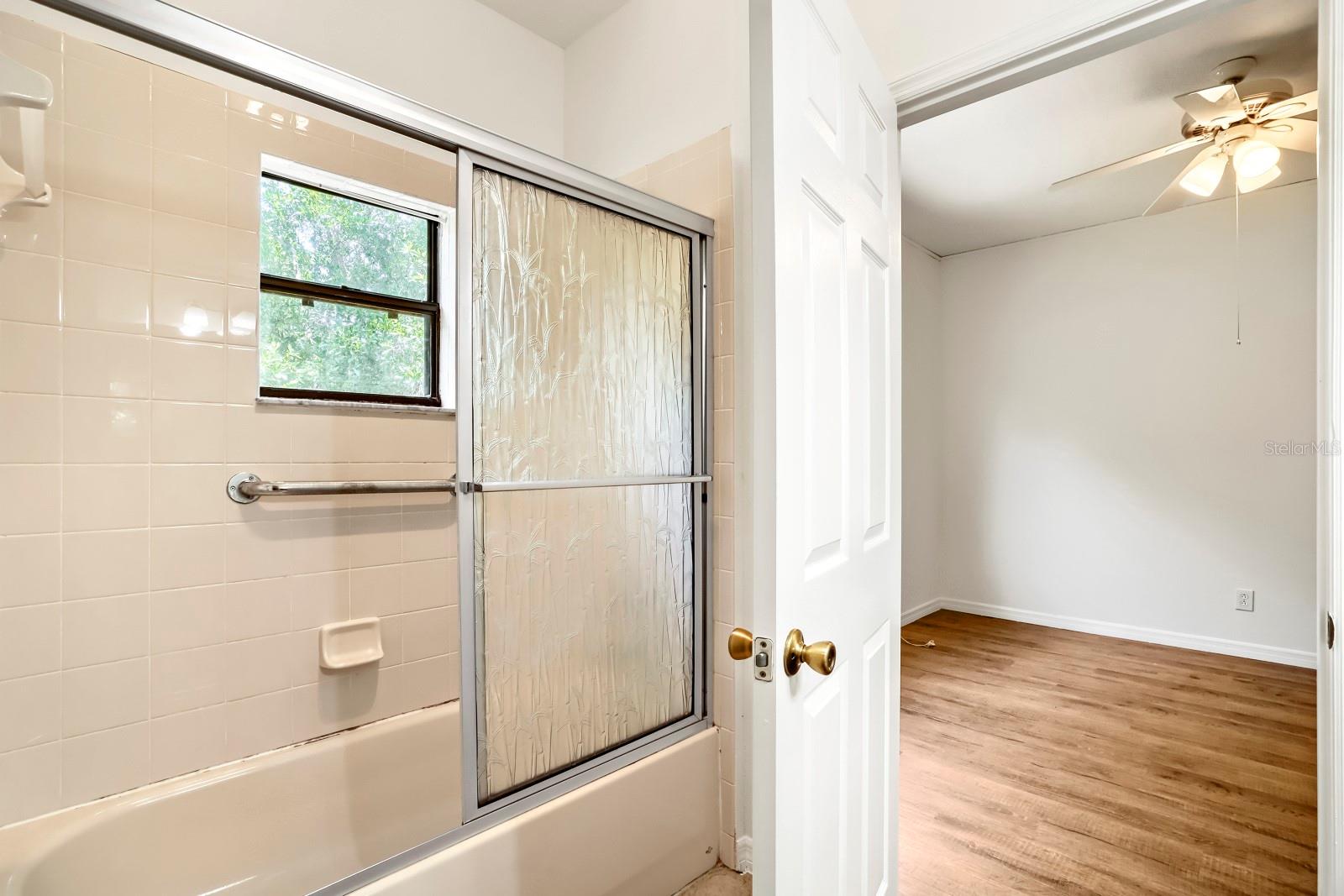 1048 Tullamore Dr Property Photo 21