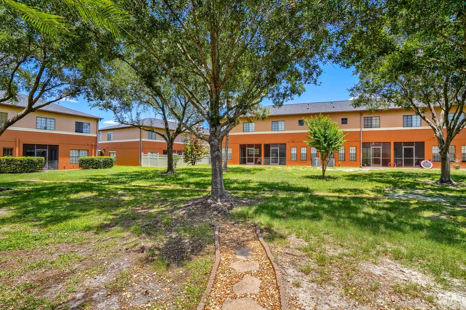 1048 Tullamore Dr Property Photo 26