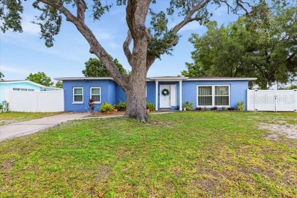 4601 N Emerald Ave Property Photo 2