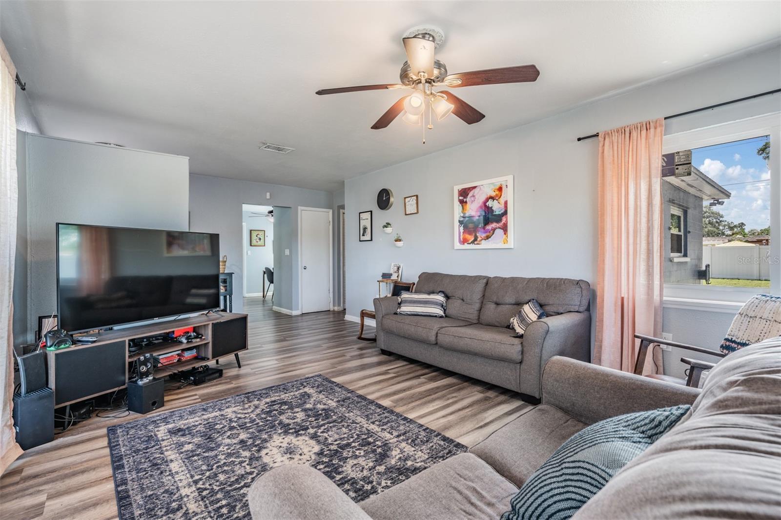 4601 N Emerald Ave Property Photo 5