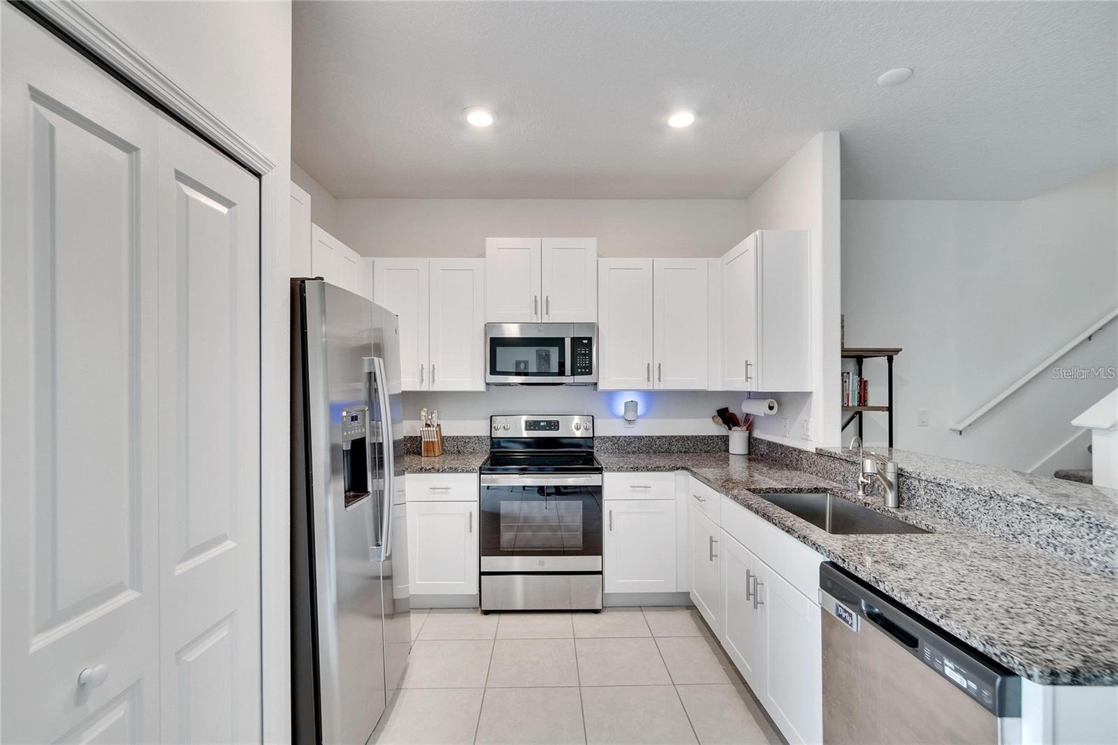 14444 Editors Note St Property Photo 7