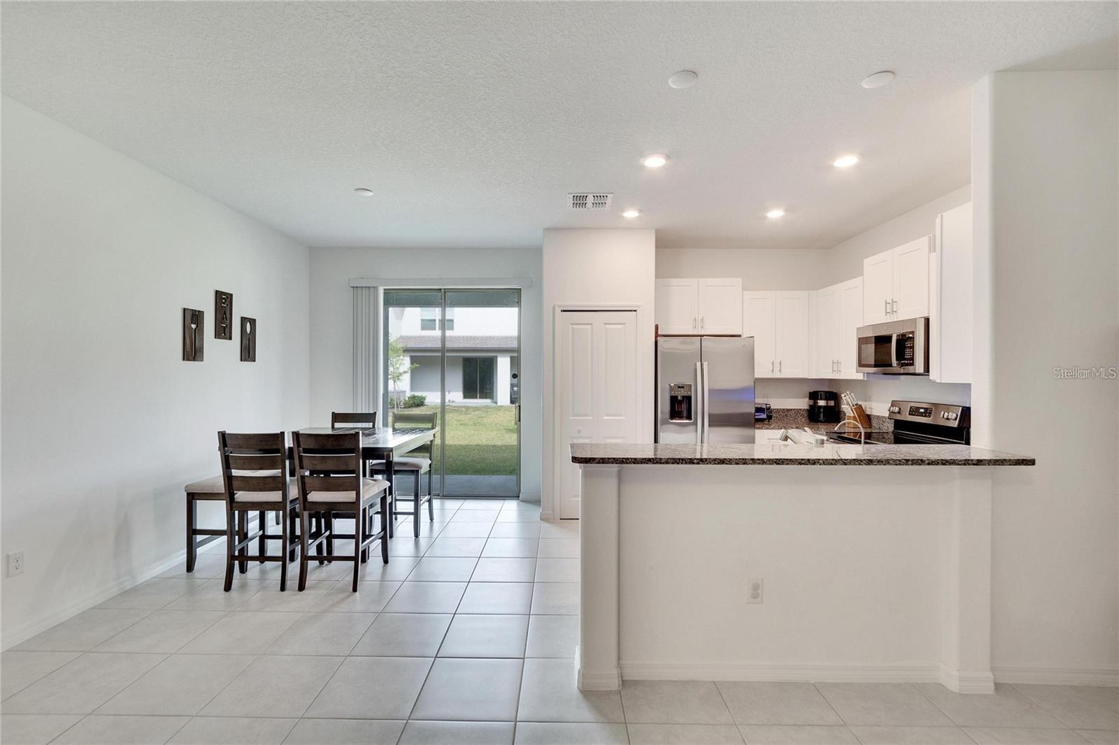 14444 Editors Note St Property Photo 12