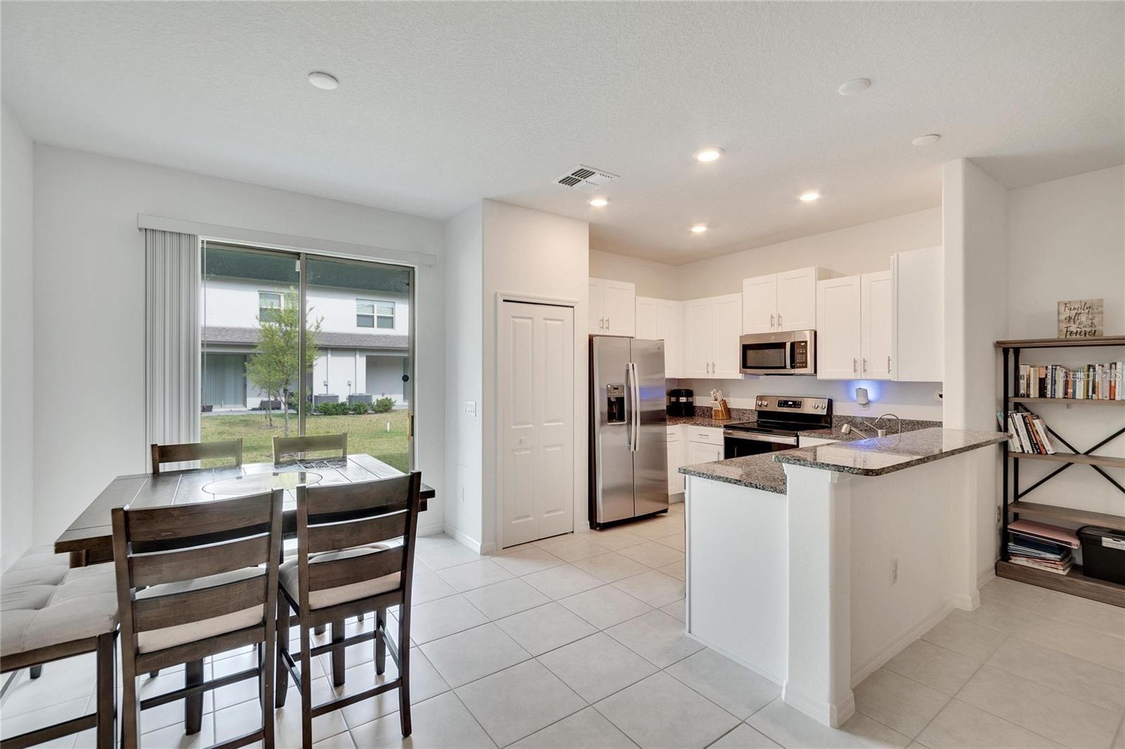 14444 Editors Note St Property Photo 13