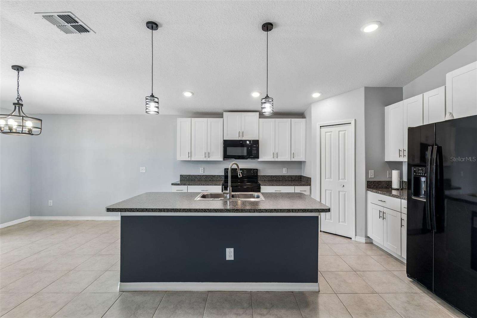 6388 Spider Lily Way Property Photo 9