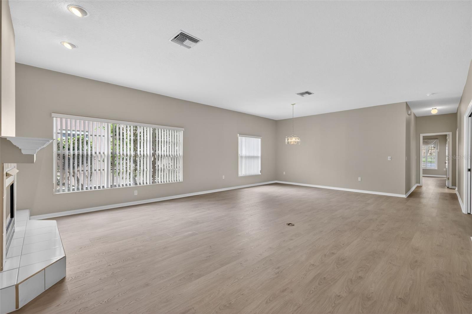 4856 Westchester Ct Property Photo 4